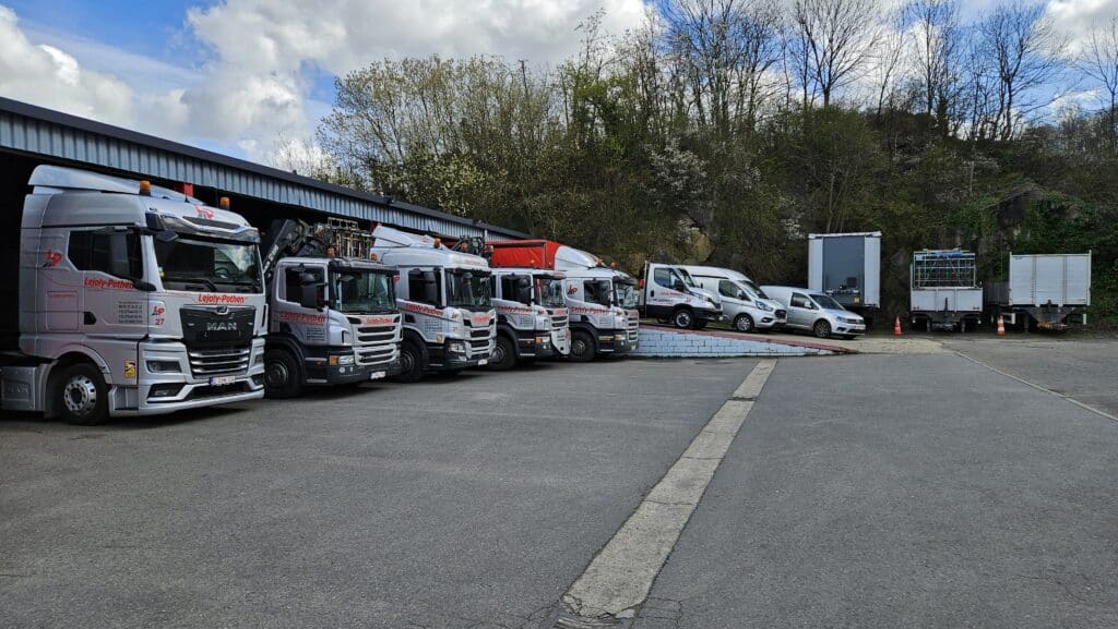 Photo des camions et des camionnettes de transports et de manutention de l'entreprise Lejoly-Pothen